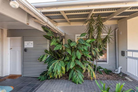 Gawler Townhouses 1C , 1 Queen Bed - Accommodation Melbourne 2