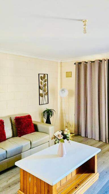 Golden Patch Retreat, Kalgoorlie - Accommodation Melbourne 0