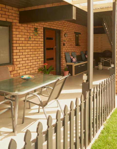GOLDFIELDS STUDIO APARTMENT, Beaconsfield - Fully Self-contained, Air-conditioning - Melbourne 4u 1