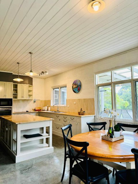 GORGE Chocolates Farmhouse - Accommodation Melbourne 1