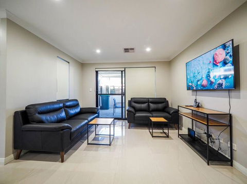 Gorgeous Family House Near Shops - Accommodation Melbourne 1