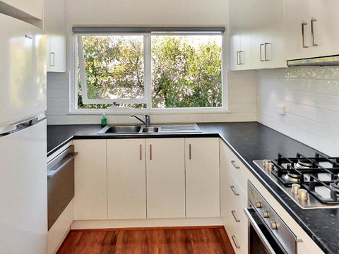 Glen Iris, Quiet Boutique 2 Bedroom Netflix, WIFI, Parking, Free Wine - Accommodation Melbourne 4