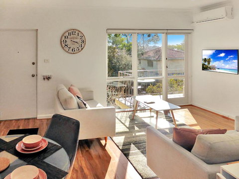 Glen Iris, Quiet Boutique 2 Bedroom Netflix, WIFI, Parking, Free Wine - Accommodation Melbourne 1
