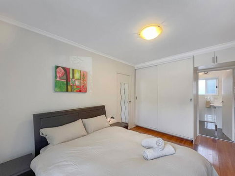 Ground Floor One Bedroom Apartment In Elsternwick - Accommodation Melbourne 1