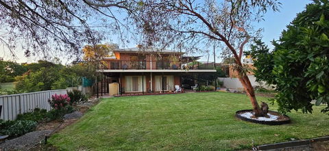 Gungurru - Accommodation Melbourne 2