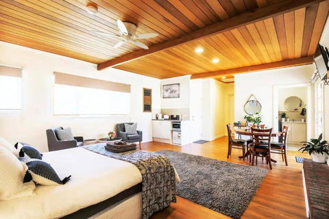 Hahndorf Lodge Pioneer Suite - Main Street Hahndorf On Site Secure Parking - Melbourne 4u 2