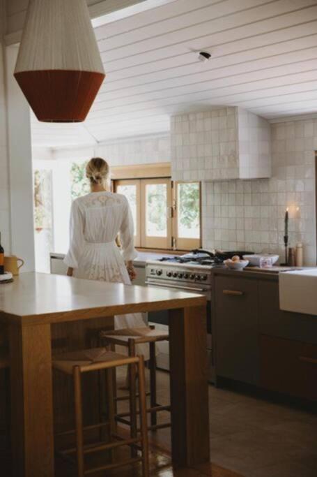 Herrings House, An Iconic Designer Nature Retreat - Accommodation Melbourne 3