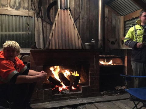 Hilltop Retreat, Water Views - Accommodation Melbourne 3
