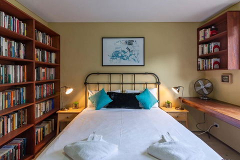 Hip Inner-City Living In Vibrant Erskineville - Accommodation Melbourne 3