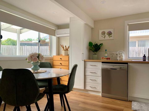 Historic Charm, Renovated Touch - Accommodation Melbourne 0