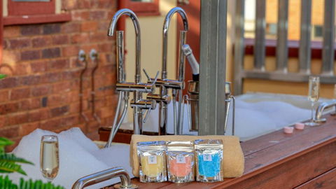 Hotel Corones - Melbourne 4u 3