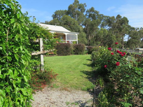 Honeyeater Cottage - Accommodation Melbourne 3