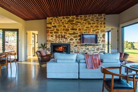 Hutton Vale Farm JHA Stone Cellar - Accommodation Melbourne 3