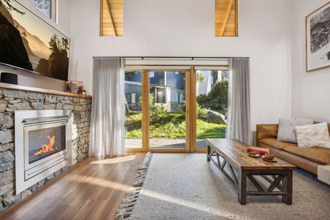 Ice 3 - Accommodation Melbourne 2