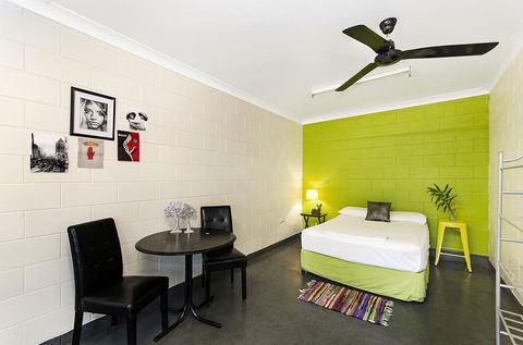 Adventurers Backpackers - Accommodation Melbourne 2