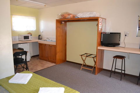 Affordable Gold City Motel - Accommodation Melbourne 3
