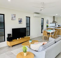 AIRLIE BEACH Delight. Hop skip jump to everything - Accommodation Melbourne