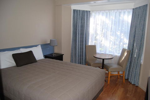 Airlie House Motor Inn - Accommodation Melbourne 0