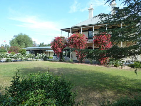 Airlie House Motor Inn - Accommodation Melbourne 1