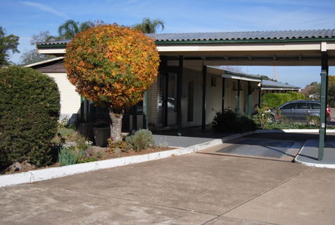 Airlie House Motor Inn - Accommodation Melbourne 2