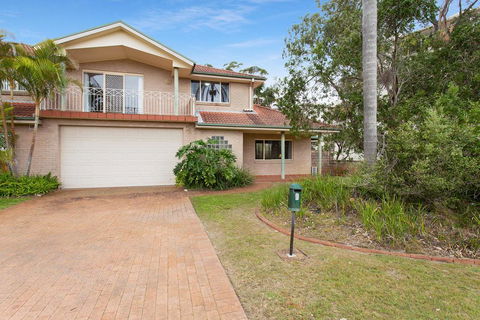 Ajax Avenue, 6 - Accommodation Melbourne 2