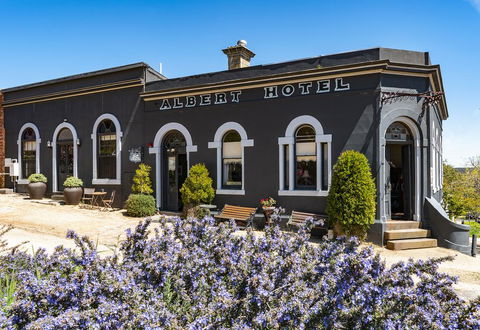Albert Guest House And Mills Spa Suites - Accommodation Melbourne 0