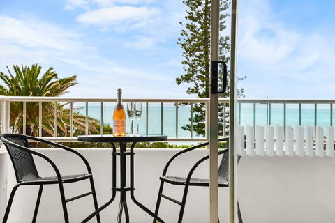 Alex Beach Apt Bilgola4 - Accommodation Melbourne 0