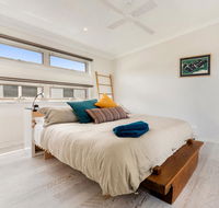 Alice's Palace 2-minute walk to lifeguard patrolled surf beach - Accommodation Melbourne