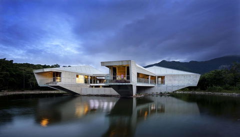 Alkira Award Winning Luxury Beachfront Rainforest Holiday House - Accommodation Melbourne 0