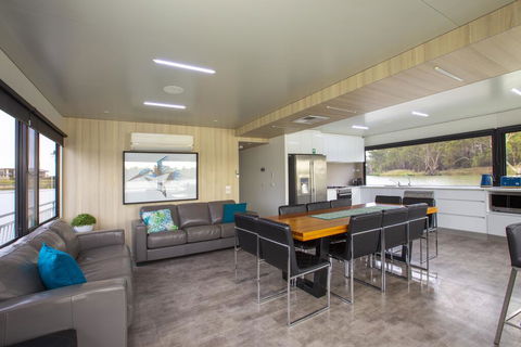 All Seasons Houseboats - Accommodation Melbourne 3