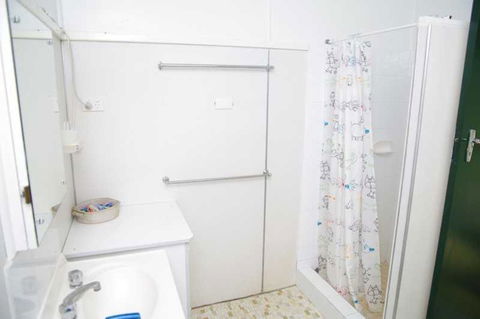 Almare, 7 Gowing Street - Accommodation Melbourne 3
