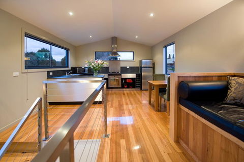 Alofi - Accommodation Melbourne 1