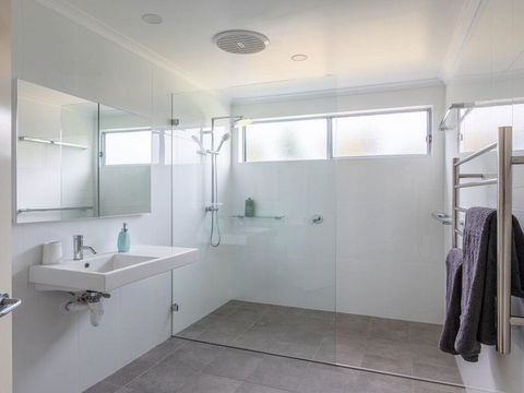 Aloha - Direct Beach Access From Property - Accommodation Melbourne 3