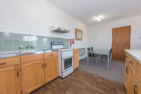 Alpine Apartment - Great Location With Views Of Lake Jindabyne - Accommodation Melbourne 2