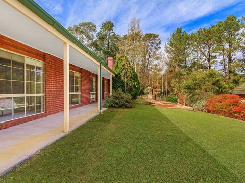 Alpine Mist - Spacious 5 Bedroom Home - Accommodation Melbourne 3
