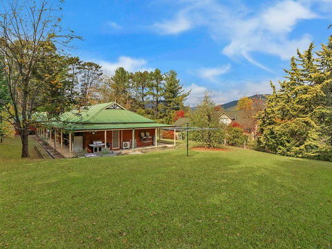 Alpine Mist - Spacious 5 Bedroom Home - Accommodation Melbourne 2