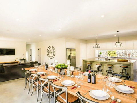 Amaroo - Modern, Luxurious And Chic - Melbourne 4u 3
