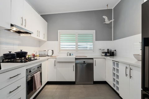 Amber Cottage, Luxury Seaside Retreat With Outdoor Spa! - Accommodation Melbourne 2