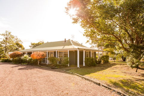 Among The Vines - Accommodation Melbourne 0