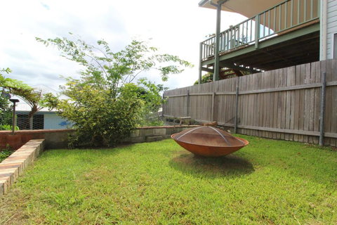 Amzaz, 15 Korogora Street - Accommodation Melbourne 3