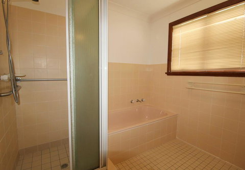 Amzaz, 15 Korogora Street - Accommodation Melbourne 0