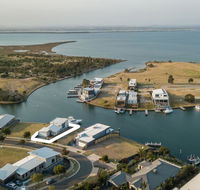 Anchored - Access to the Gippsland Lakes - Melbourne 4u