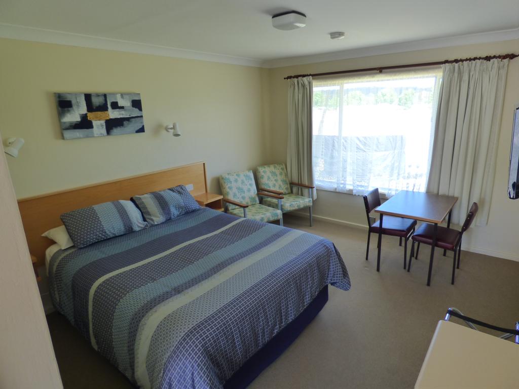 Glen Innes NSW Melbourne 4u