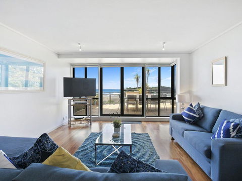 APARTMENT 11 PACIFIC APARTMENTS - Accommodation Melbourne 0