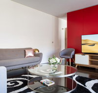 Apartment with Balcony and Parking near Racecourse - Accommodation Melbourne