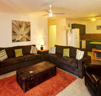 Apartment with Inground Pool - Accommodation Melbourne