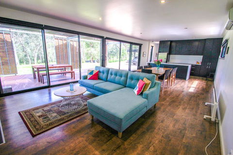 Apex House - Accommodation Melbourne 0