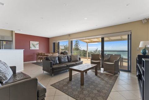 Aqua Shores Penthouse - Accommodation Melbourne 1