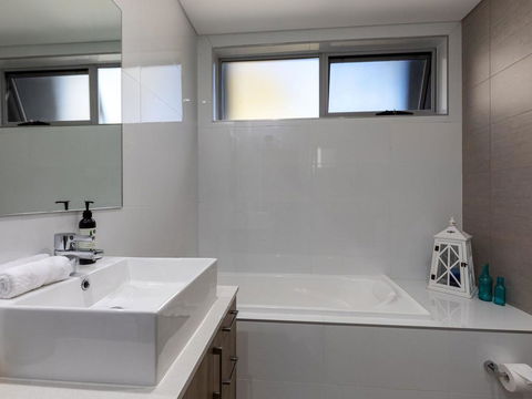 Aqua View (By Jervis Bay Rentals) - Accommodation Melbourne 2