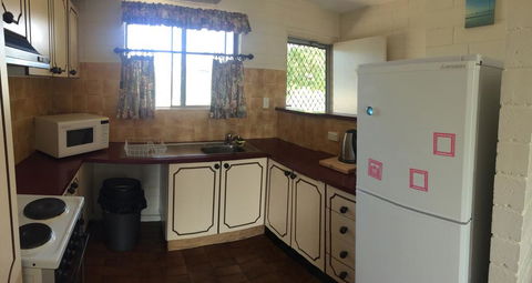 Aquarius Holiday Apartments - Melbourne 4u 1